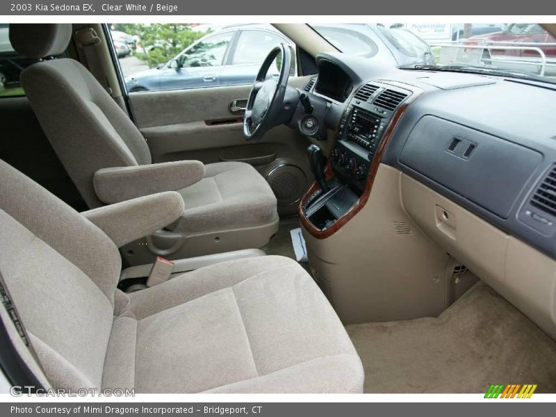 Clear White / Beige 2003 Kia Sedona EX