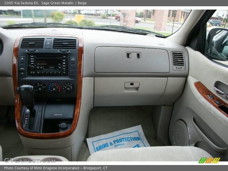 Sage Green Metallic / Beige 2005 Kia Sedona EX