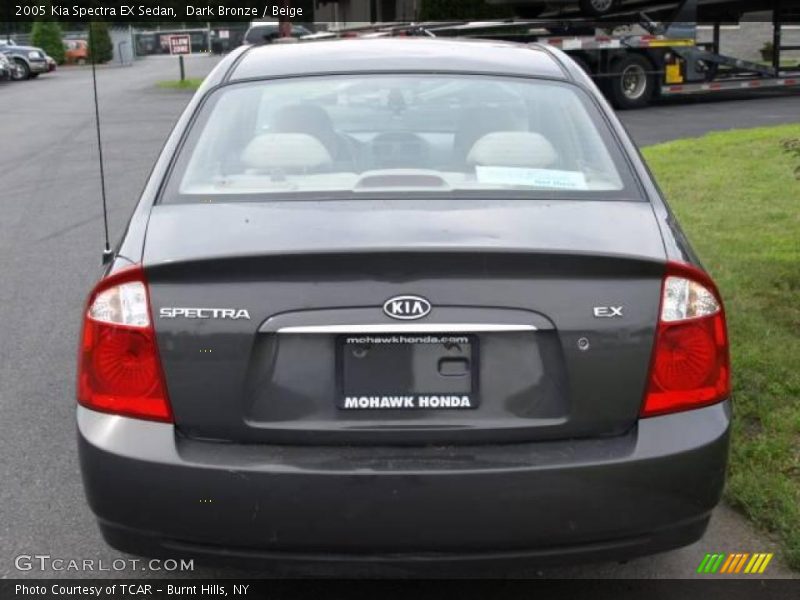 Dark Bronze / Beige 2005 Kia Spectra EX Sedan