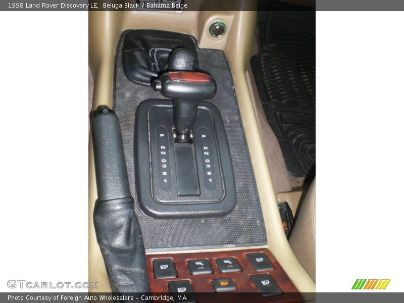 Beluga Black / Bahama Beige 1998 Land Rover Discovery LE