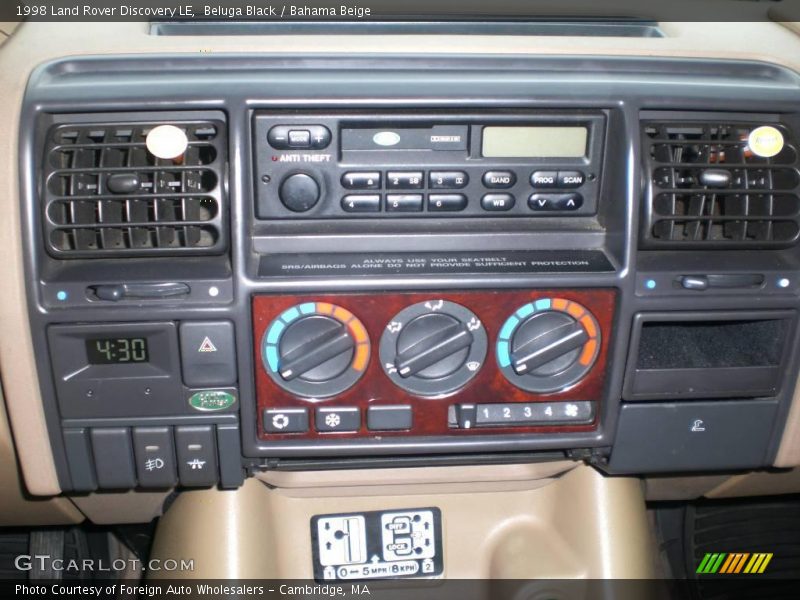Beluga Black / Bahama Beige 1998 Land Rover Discovery LE