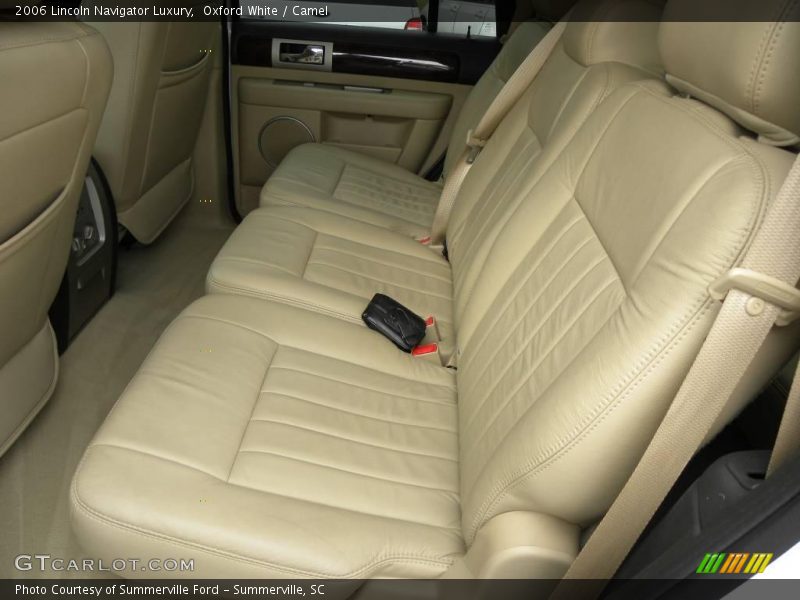 Oxford White / Camel 2006 Lincoln Navigator Luxury