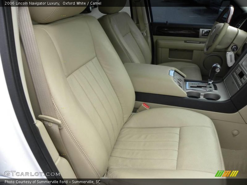 Oxford White / Camel 2006 Lincoln Navigator Luxury