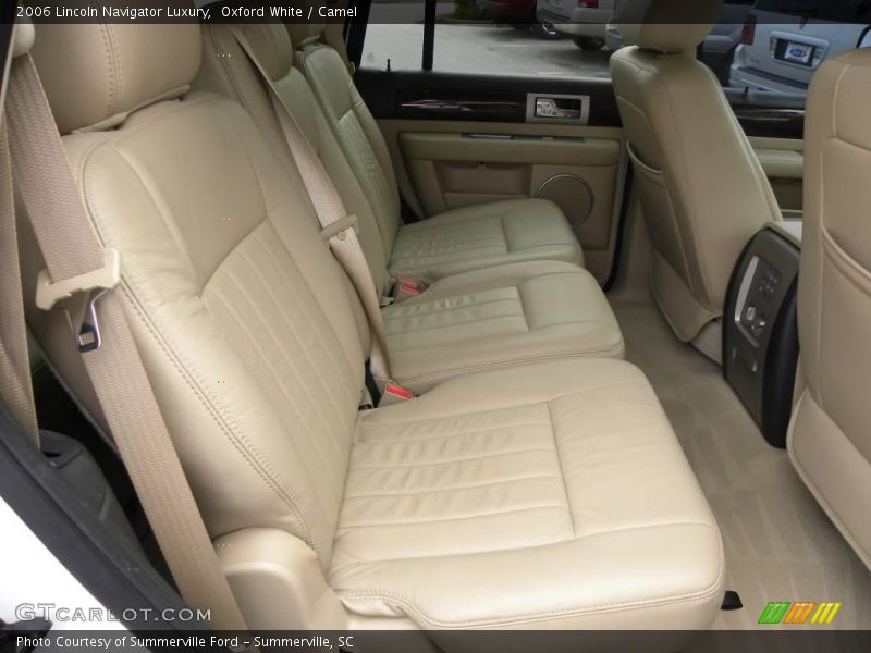 Oxford White / Camel 2006 Lincoln Navigator Luxury