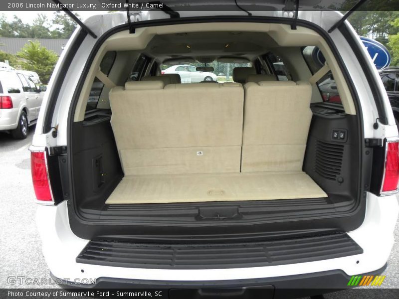 Oxford White / Camel 2006 Lincoln Navigator Luxury