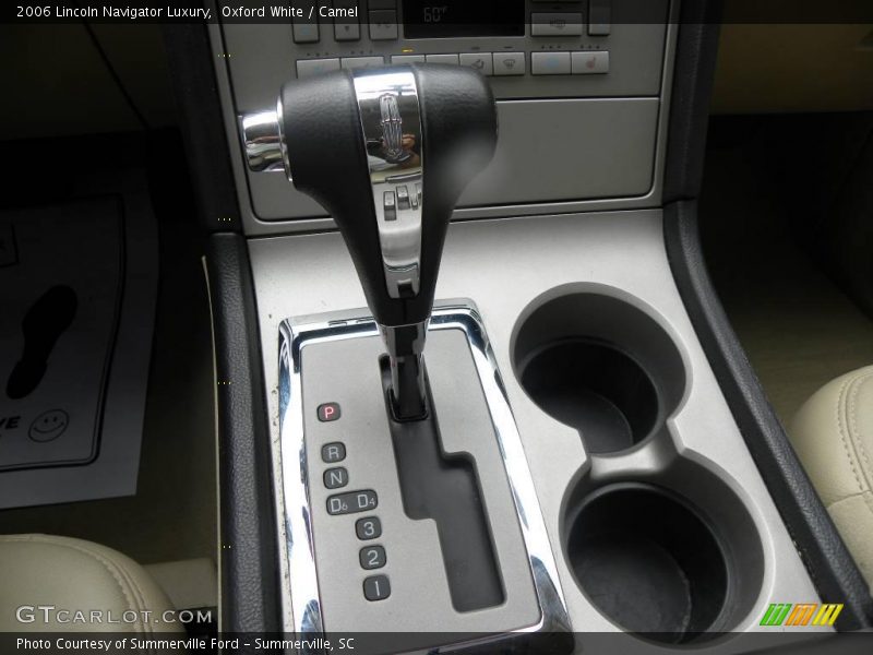 Oxford White / Camel 2006 Lincoln Navigator Luxury