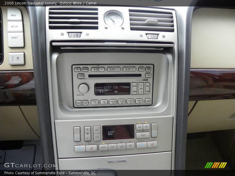 Oxford White / Camel 2006 Lincoln Navigator Luxury