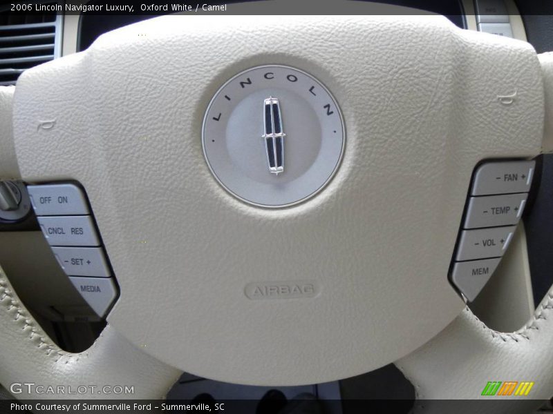 Oxford White / Camel 2006 Lincoln Navigator Luxury
