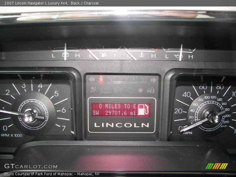 Black / Charcoal 2007 Lincoln Navigator L Luxury 4x4