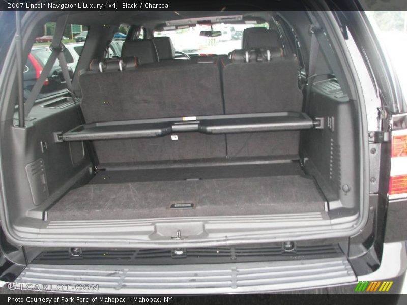 Black / Charcoal 2007 Lincoln Navigator L Luxury 4x4