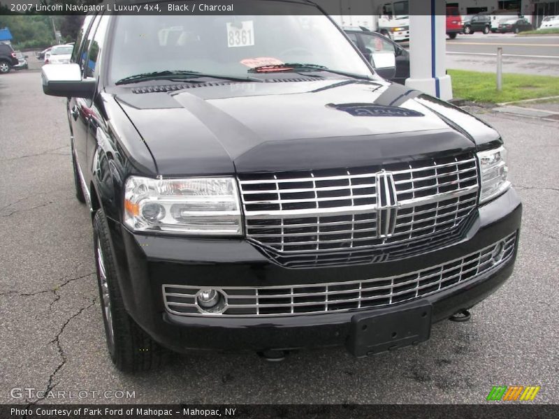 Black / Charcoal 2007 Lincoln Navigator L Luxury 4x4