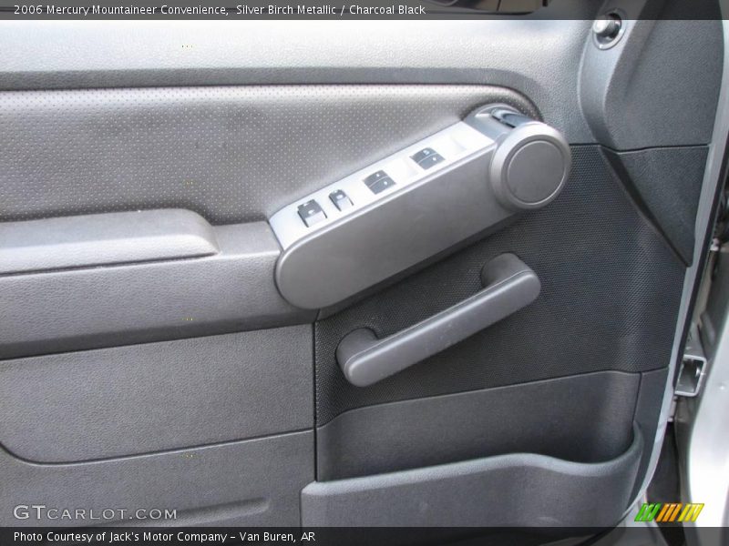 Silver Birch Metallic / Charcoal Black 2006 Mercury Mountaineer Convenience