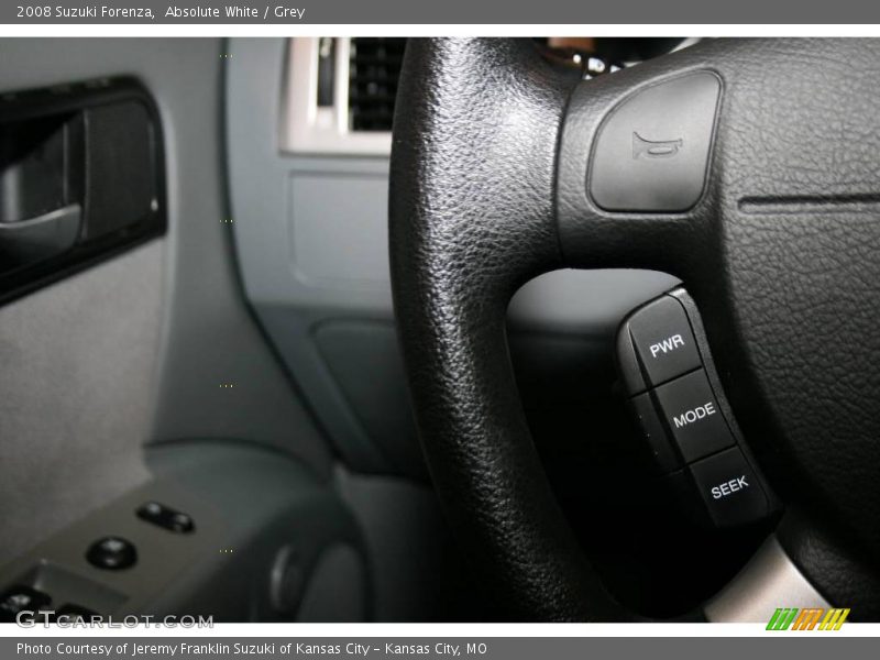 Absolute White / Grey 2008 Suzuki Forenza