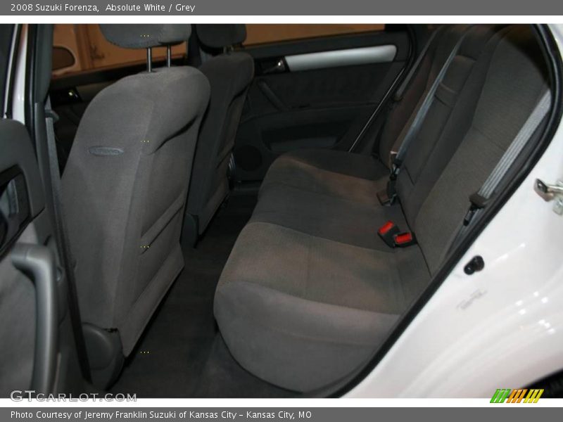 Absolute White / Grey 2008 Suzuki Forenza