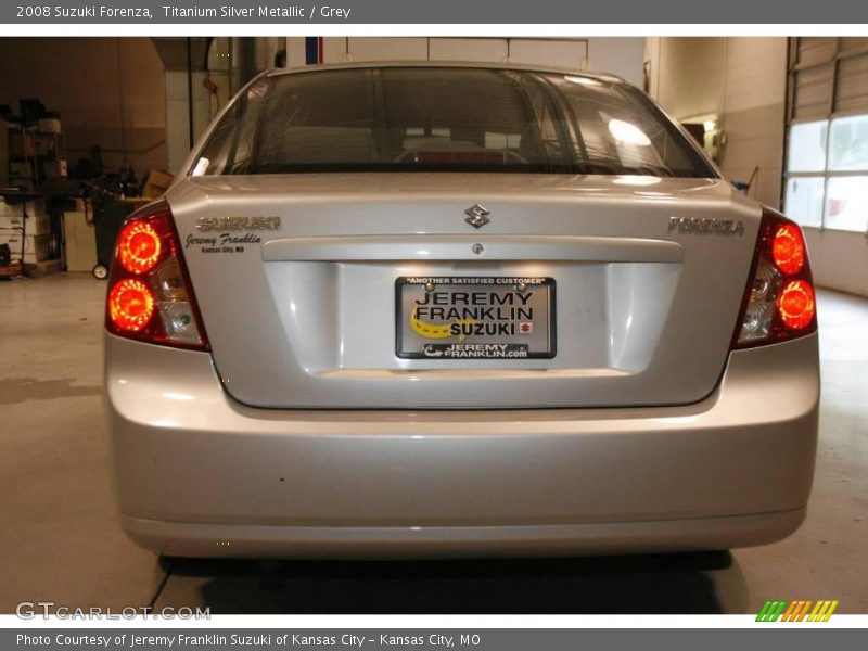 Titanium Silver Metallic / Grey 2008 Suzuki Forenza