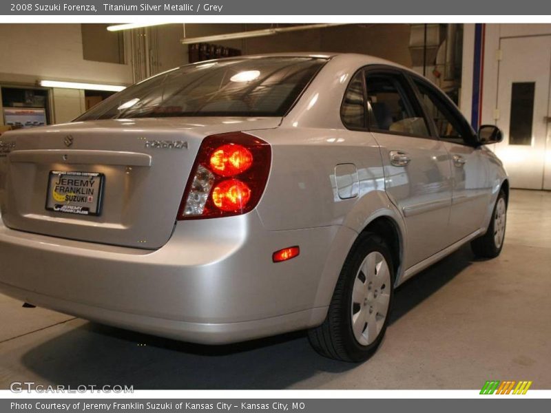 Titanium Silver Metallic / Grey 2008 Suzuki Forenza