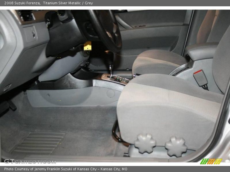 Titanium Silver Metallic / Grey 2008 Suzuki Forenza