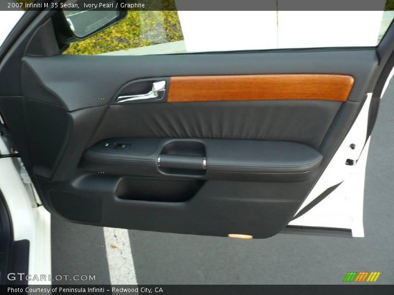 Ivory Pearl / Graphite 2007 Infiniti M 35 Sedan