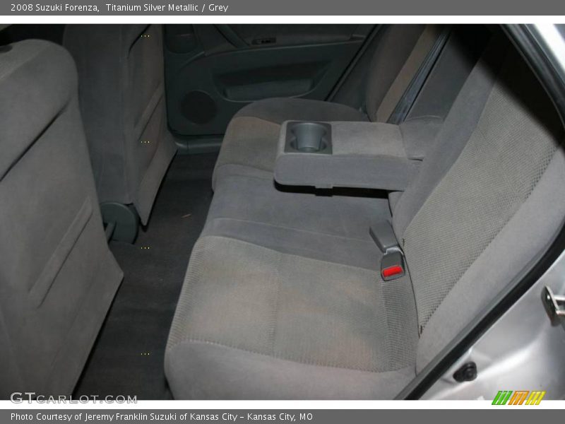 Titanium Silver Metallic / Grey 2008 Suzuki Forenza