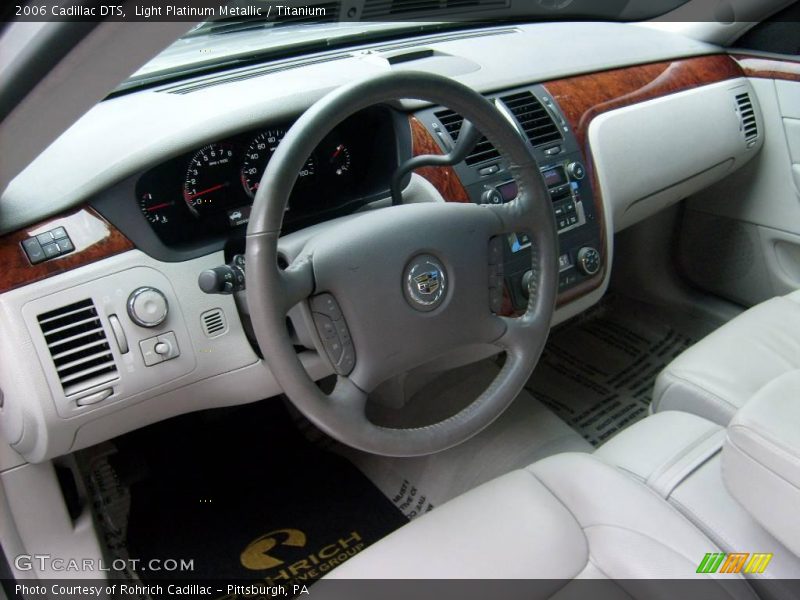 Light Platinum Metallic / Titanium 2006 Cadillac DTS