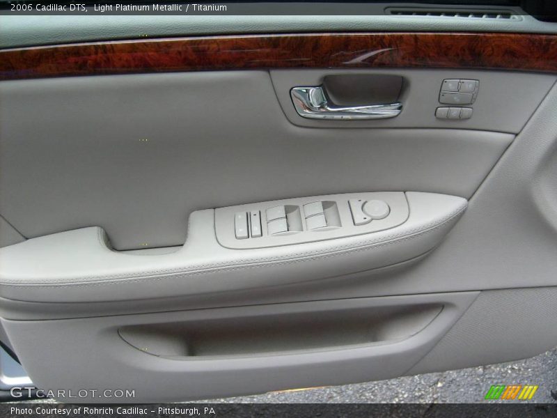 Light Platinum Metallic / Titanium 2006 Cadillac DTS