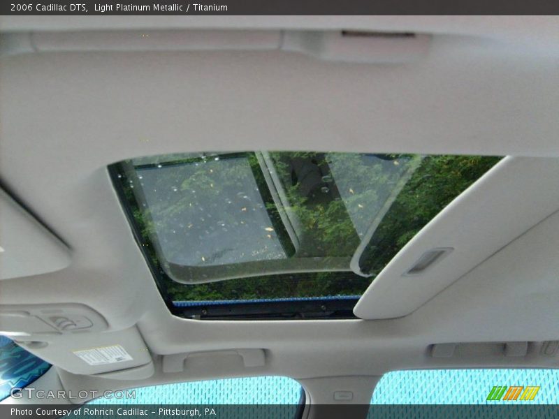 Light Platinum Metallic / Titanium 2006 Cadillac DTS