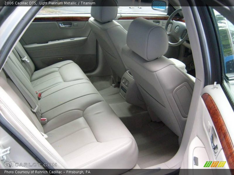 Light Platinum Metallic / Titanium 2006 Cadillac DTS