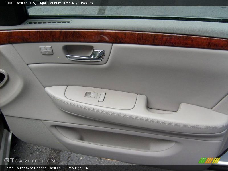 Light Platinum Metallic / Titanium 2006 Cadillac DTS