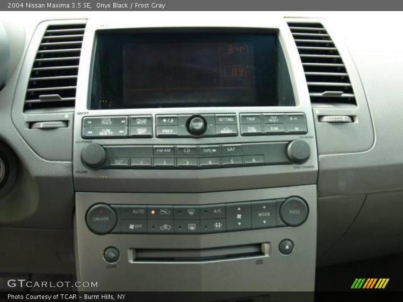 Onyx Black / Frost Gray 2004 Nissan Maxima 3.5 SE