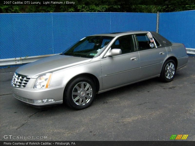 Light Platinum / Ebony 2007 Cadillac DTS Luxury
