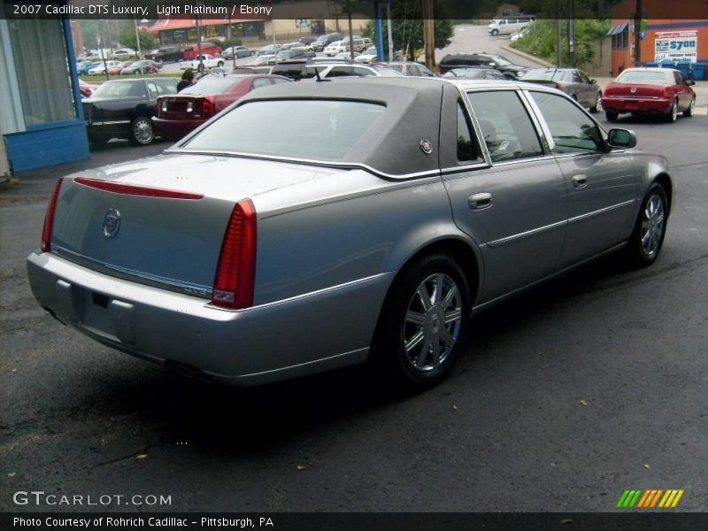 Light Platinum / Ebony 2007 Cadillac DTS Luxury