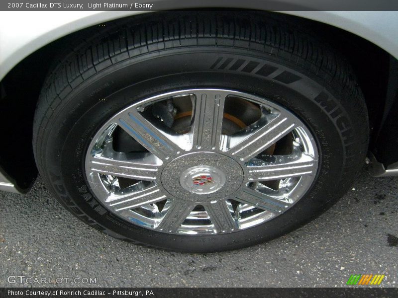 Light Platinum / Ebony 2007 Cadillac DTS Luxury