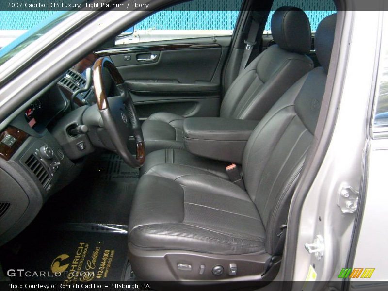 Light Platinum / Ebony 2007 Cadillac DTS Luxury