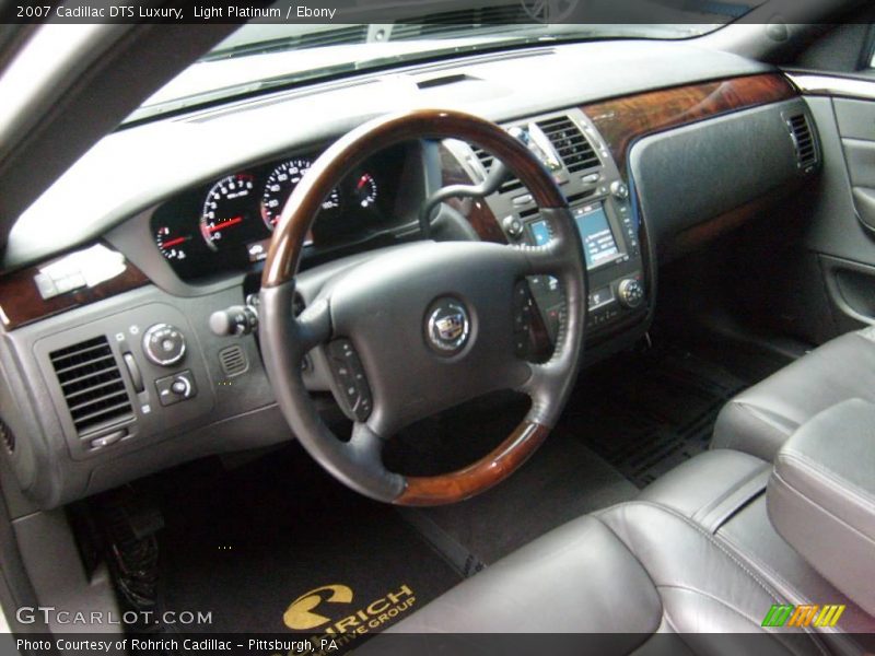 Light Platinum / Ebony 2007 Cadillac DTS Luxury