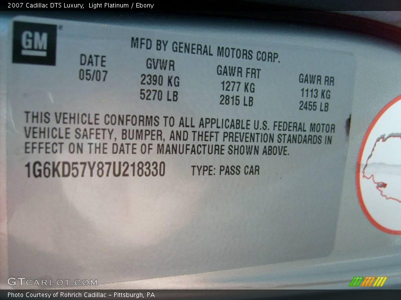 Light Platinum / Ebony 2007 Cadillac DTS Luxury