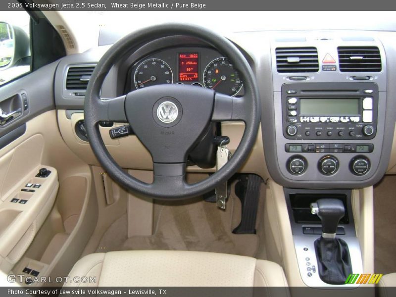 Wheat Beige Metallic / Pure Beige 2005 Volkswagen Jetta 2.5 Sedan
