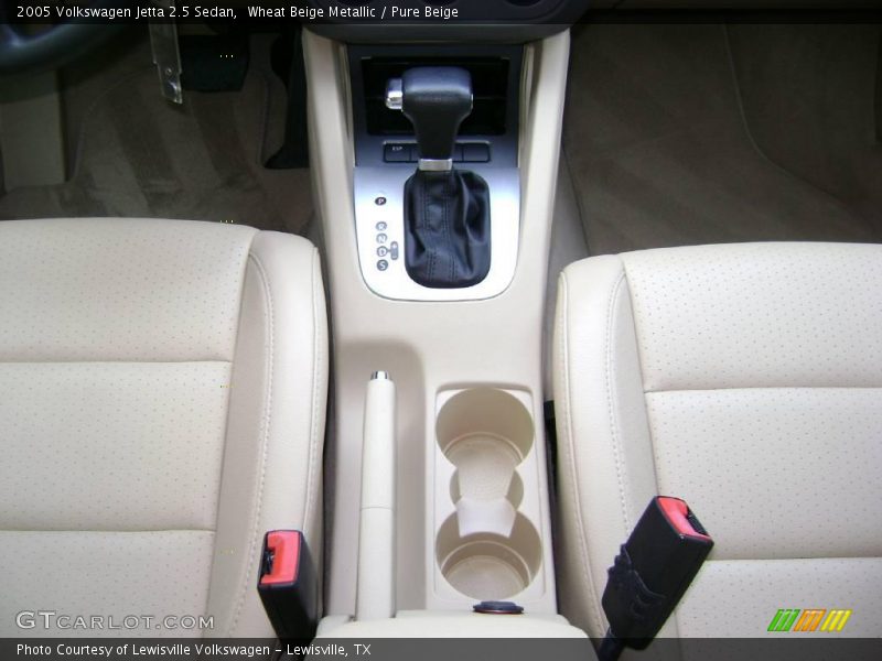 Wheat Beige Metallic / Pure Beige 2005 Volkswagen Jetta 2.5 Sedan