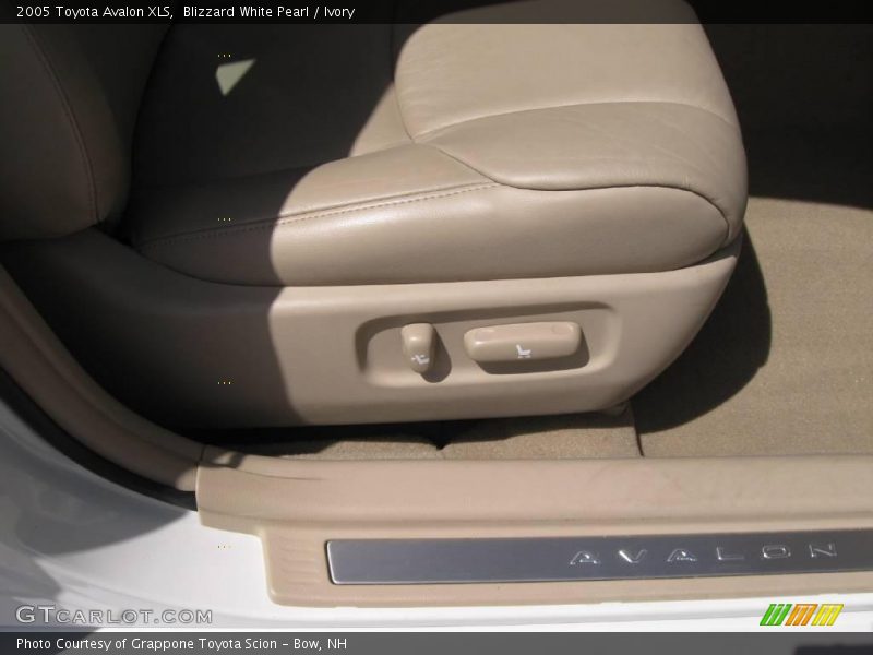 Blizzard White Pearl / Ivory 2005 Toyota Avalon XLS