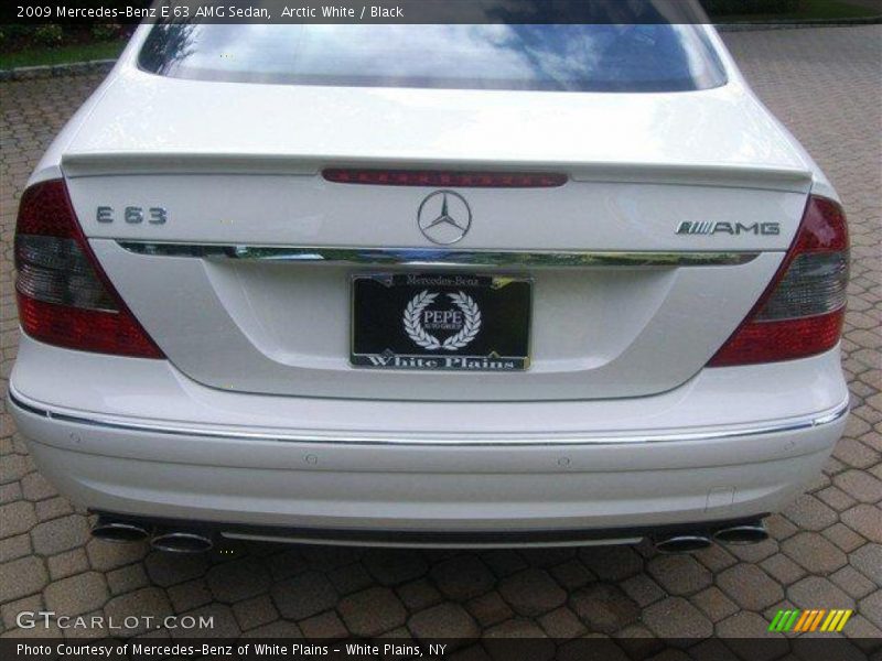 Arctic White / Black 2009 Mercedes-Benz E 63 AMG Sedan