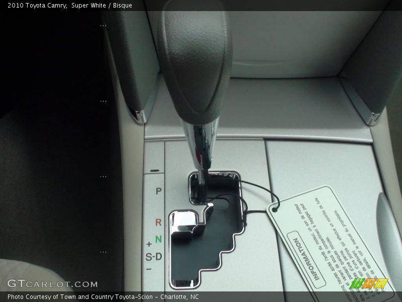 Super White / Bisque 2010 Toyota Camry