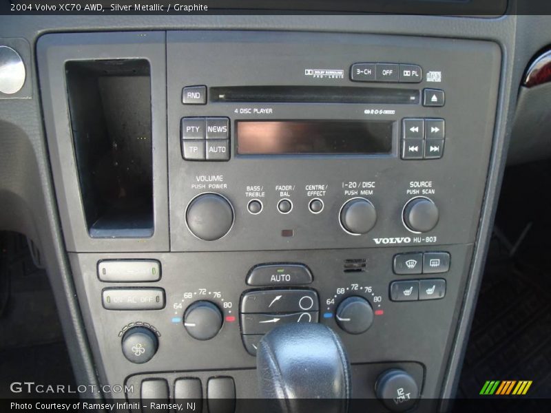 Silver Metallic / Graphite 2004 Volvo XC70 AWD