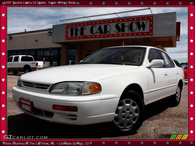 Super White / Beige 1995 Toyota Camry LE Sedan