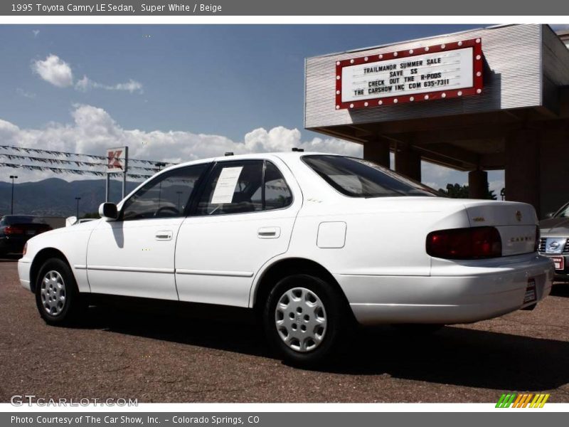Super White / Beige 1995 Toyota Camry LE Sedan