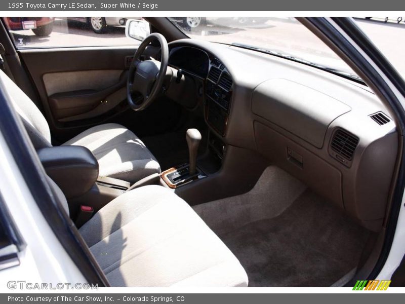 Super White / Beige 1995 Toyota Camry LE Sedan
