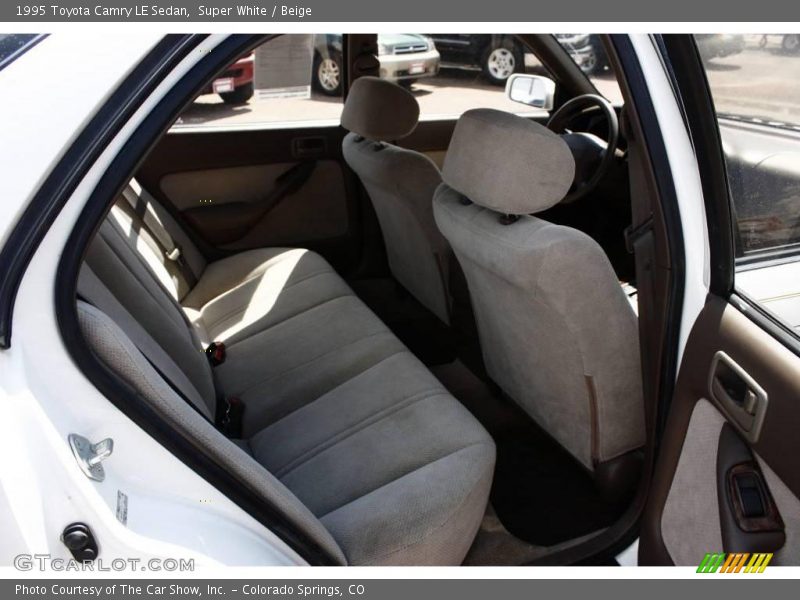 Super White / Beige 1995 Toyota Camry LE Sedan