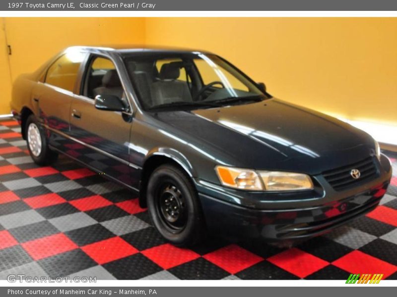 Classic Green Pearl / Gray 1997 Toyota Camry LE