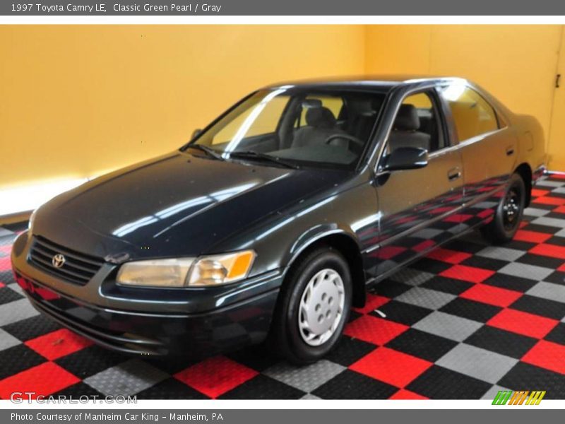 Classic Green Pearl / Gray 1997 Toyota Camry LE