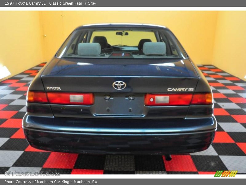 Classic Green Pearl / Gray 1997 Toyota Camry LE