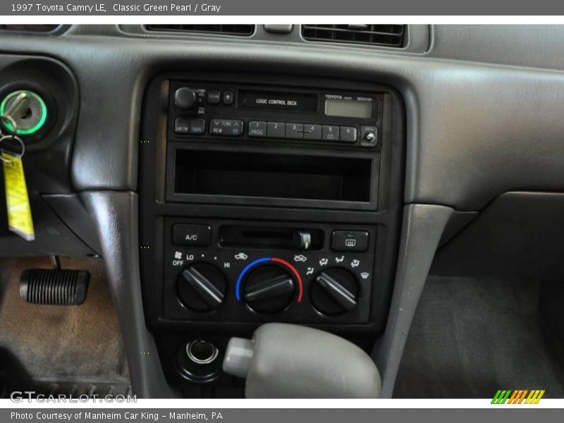 Classic Green Pearl / Gray 1997 Toyota Camry LE