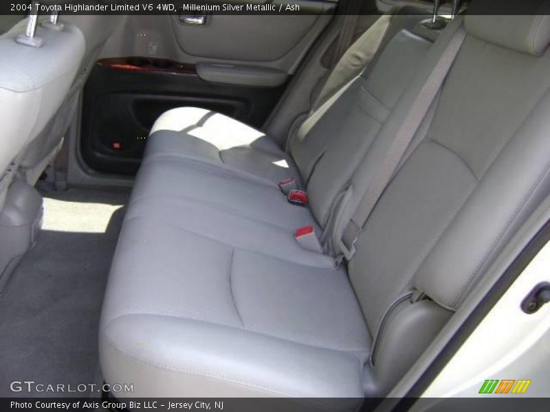 Millenium Silver Metallic / Ash 2004 Toyota Highlander Limited V6 4WD